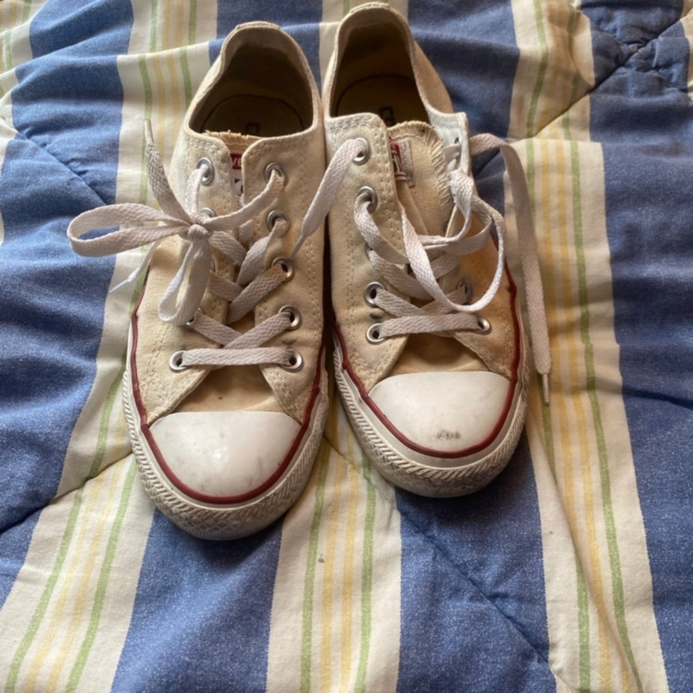 Converse all star size 6